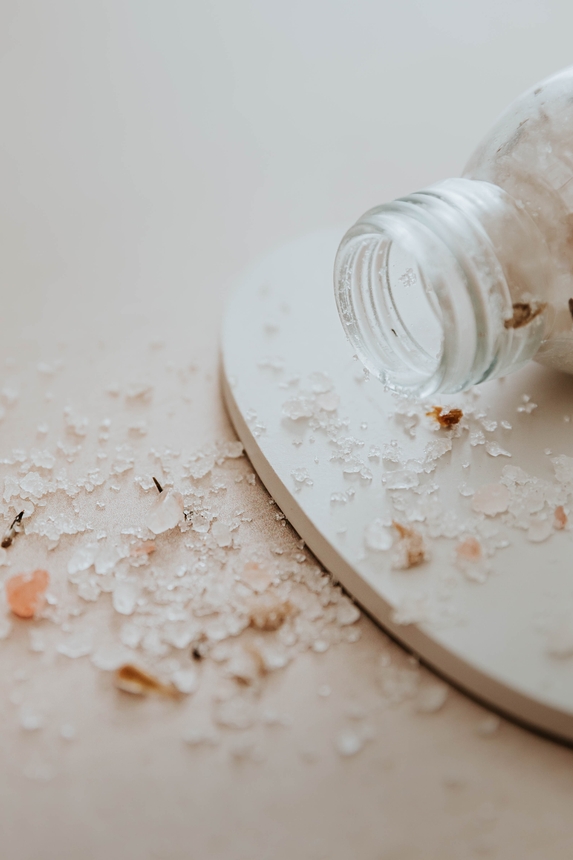 Unwind Bath Salts - Ylang Ylang and Vanilla